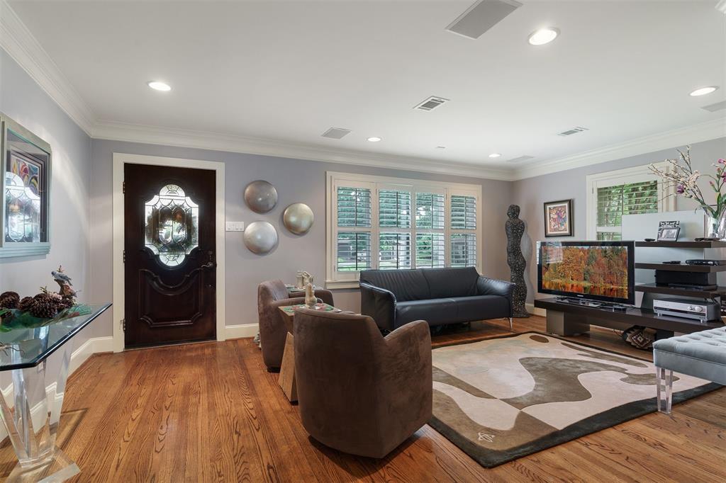 1519 1 Glen Oaks Street, Houston, Texas 77008, 2 Bedrooms Bedrooms, 6 Rooms Rooms,1 BathroomBathrooms,Single-family,For Sale,Glen Oaks,55337540