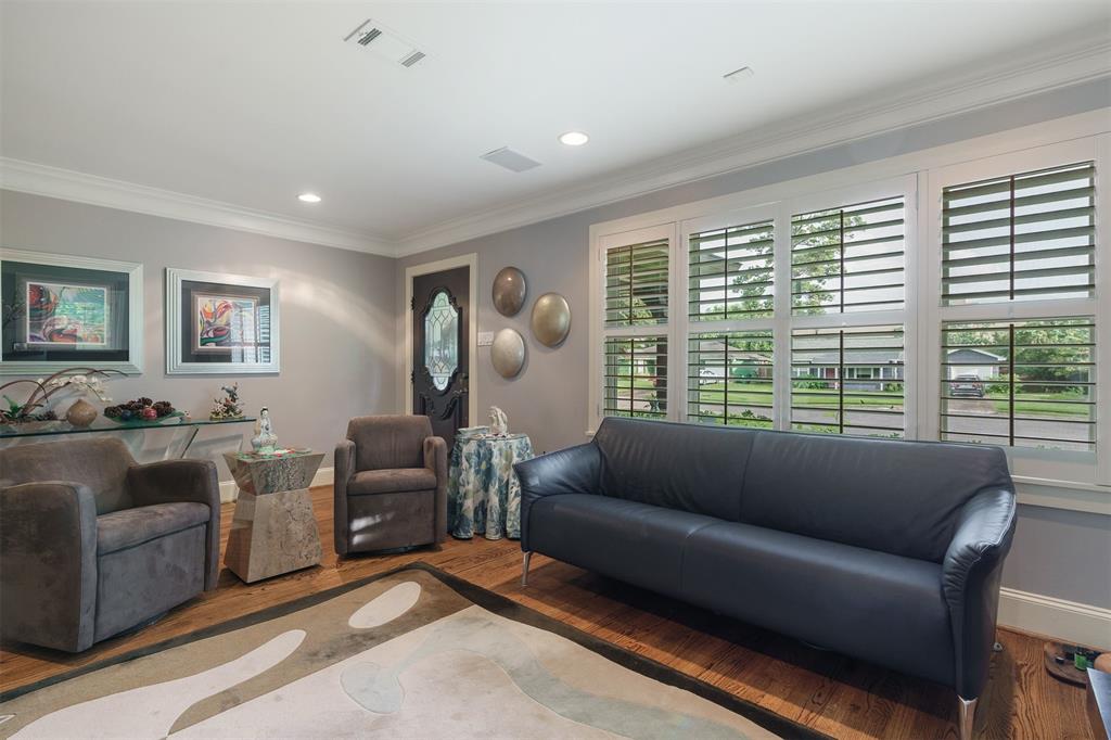 1519 1 Glen Oaks Street, Houston, Texas 77008, 2 Bedrooms Bedrooms, 6 Rooms Rooms,1 BathroomBathrooms,Single-family,For Sale,Glen Oaks,55337540