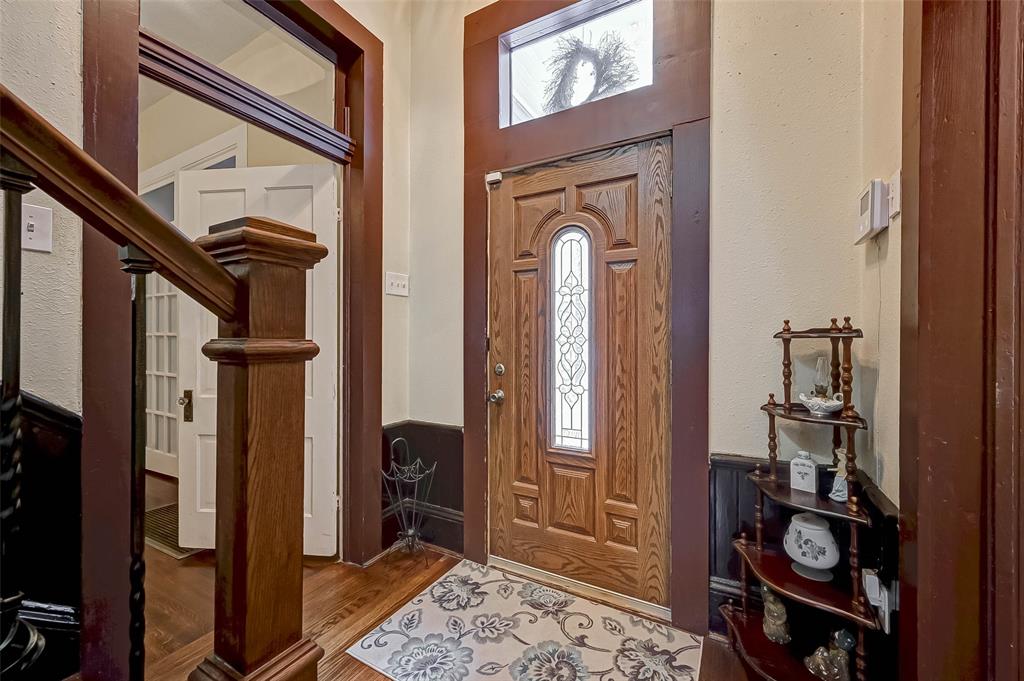 2904 2 Avenue L, Galveston, Texas 77550, 5 Bedrooms Bedrooms, 12 Rooms Rooms,2 BathroomsBathrooms,Single-family,For Sale,Avenue L,53899973