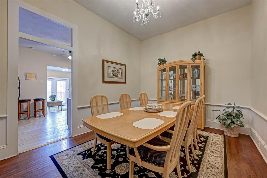 2904 2 Avenue L, Galveston, Texas 77550, 5 Bedrooms Bedrooms, 12 Rooms Rooms,2 BathroomsBathrooms,Single-family,For Sale,Avenue L,53899973