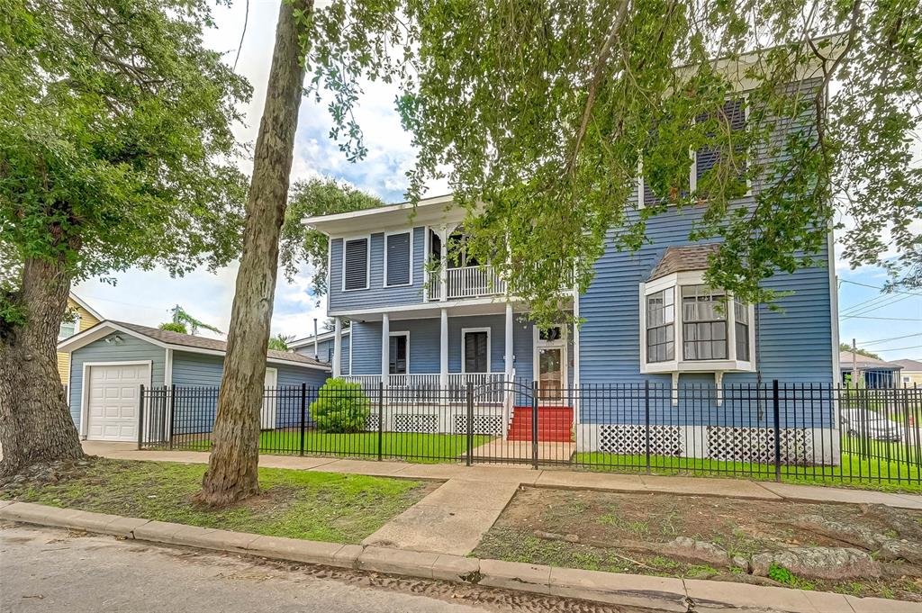 2904 2 Avenue L, Galveston, Texas 77550, 5 Bedrooms Bedrooms, 12 Rooms Rooms,2 BathroomsBathrooms,Single-family,For Sale,Avenue L,53899973