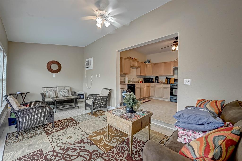 2904 2 Avenue L, Galveston, Texas 77550, 5 Bedrooms Bedrooms, 12 Rooms Rooms,2 BathroomsBathrooms,Single-family,For Sale,Avenue L,53899973
