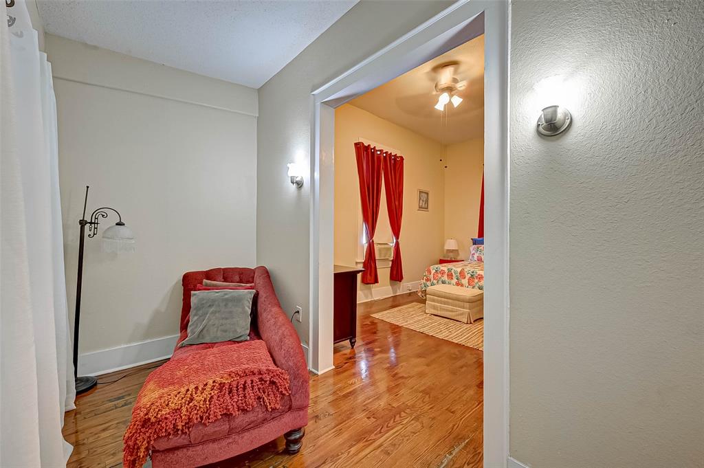 2904 2 Avenue L, Galveston, Texas 77550, 5 Bedrooms Bedrooms, 12 Rooms Rooms,2 BathroomsBathrooms,Single-family,For Sale,Avenue L,53899973