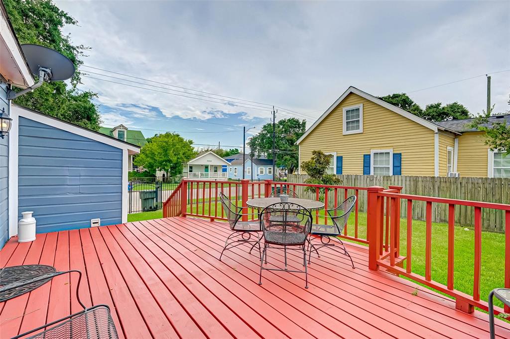 2904 2 Avenue L, Galveston, Texas 77550, 5 Bedrooms Bedrooms, 12 Rooms Rooms,2 BathroomsBathrooms,Single-family,For Sale,Avenue L,53899973