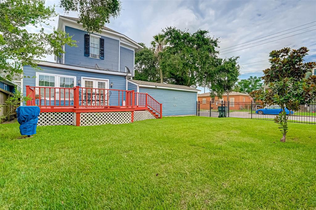 2904 2 Avenue L, Galveston, Texas 77550, 5 Bedrooms Bedrooms, 12 Rooms Rooms,2 BathroomsBathrooms,Single-family,For Sale,Avenue L,53899973