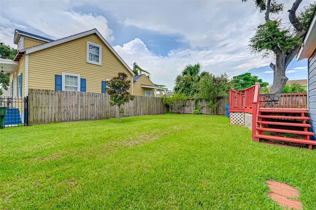 2904 2 Avenue L, Galveston, Texas 77550, 5 Bedrooms Bedrooms, 12 Rooms Rooms,2 BathroomsBathrooms,Single-family,For Sale,Avenue L,53899973