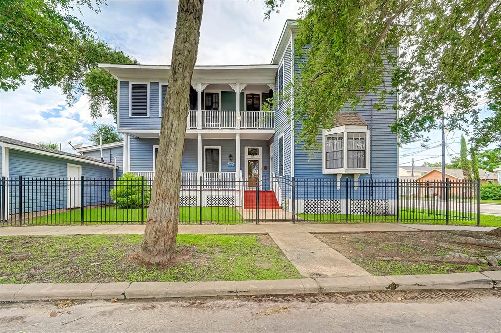 2904 2 Avenue L, Galveston, Texas 77550, 5 Bedrooms Bedrooms, 12 Rooms Rooms,2 BathroomsBathrooms,Single-family,For Sale,Avenue L,53899973