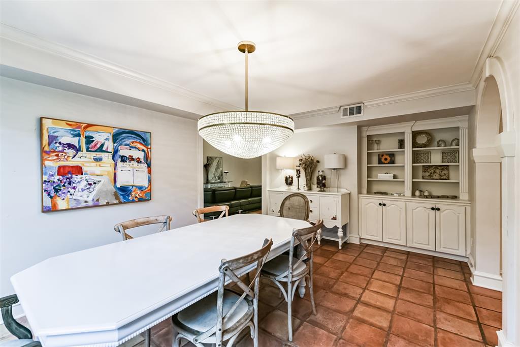 10219 1.5 Chevy Chase Drive, Houston, Texas 77042, 4 Bedrooms Bedrooms, 9 Rooms Rooms,2 BathroomsBathrooms,Single-family,For Sale,Chevy Chase,51997793