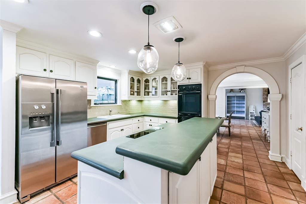 10219 1.5 Chevy Chase Drive, Houston, Texas 77042, 4 Bedrooms Bedrooms, 9 Rooms Rooms,2 BathroomsBathrooms,Single-family,For Sale,Chevy Chase,51997793