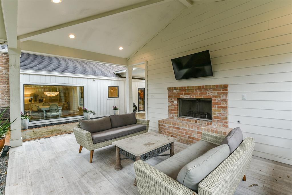 10219 1.5 Chevy Chase Drive, Houston, Texas 77042, 4 Bedrooms Bedrooms, 9 Rooms Rooms,2 BathroomsBathrooms,Single-family,For Sale,Chevy Chase,51997793