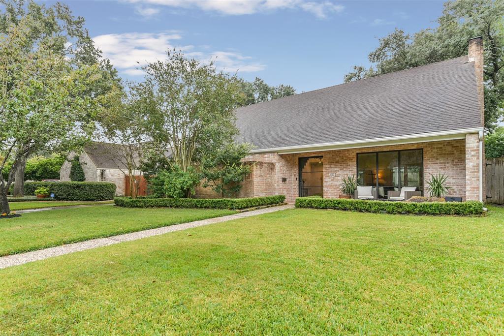 10219 1.5 Chevy Chase Drive, Houston, Texas 77042, 4 Bedrooms Bedrooms, 9 Rooms Rooms,2 BathroomsBathrooms,Single-family,For Sale,Chevy Chase,51997793