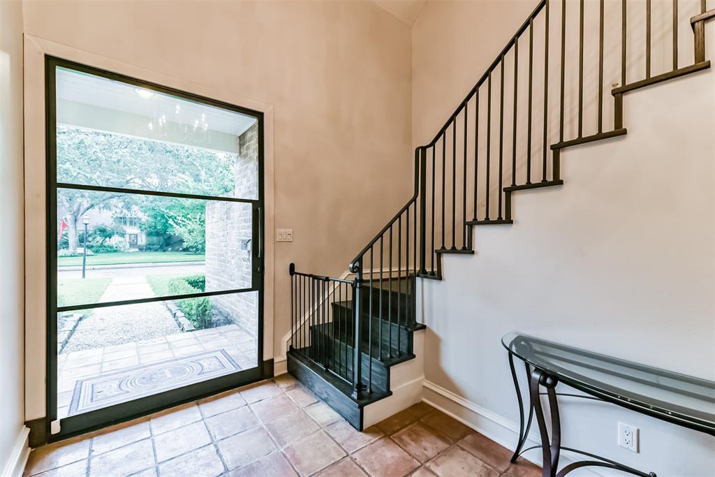 10219 1.5 Chevy Chase Drive, Houston, Texas 77042, 4 Bedrooms Bedrooms, 9 Rooms Rooms,2 BathroomsBathrooms,Single-family,For Sale,Chevy Chase,51997793