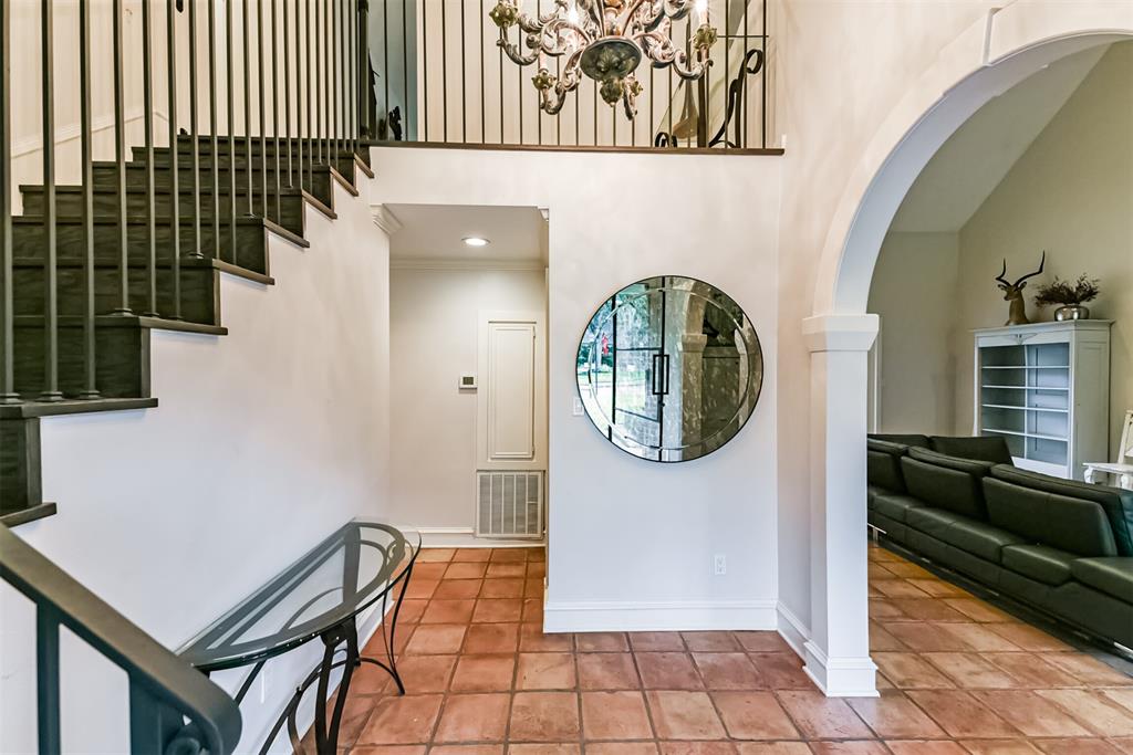 10219 1.5 Chevy Chase Drive, Houston, Texas 77042, 4 Bedrooms Bedrooms, 9 Rooms Rooms,2 BathroomsBathrooms,Single-family,For Sale,Chevy Chase,51997793