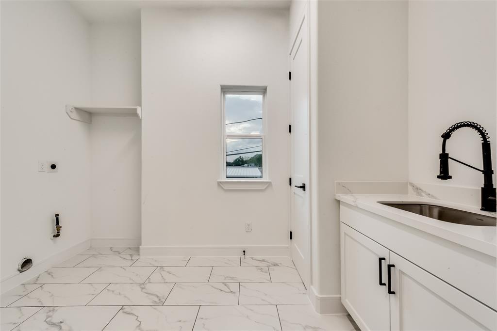 1938 2 Hoskins Drive, Houston, Texas 77080, 3 Bedrooms Bedrooms, 8 Rooms Rooms,2 BathroomsBathrooms,Single-family,For Sale,Hoskins,59213665