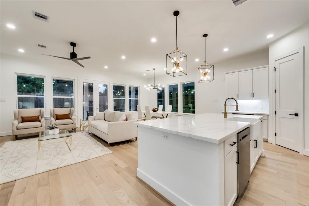 1938 2 Hoskins Drive, Houston, Texas 77080, 3 Bedrooms Bedrooms, 8 Rooms Rooms,2 BathroomsBathrooms,Single-family,For Sale,Hoskins,59213665