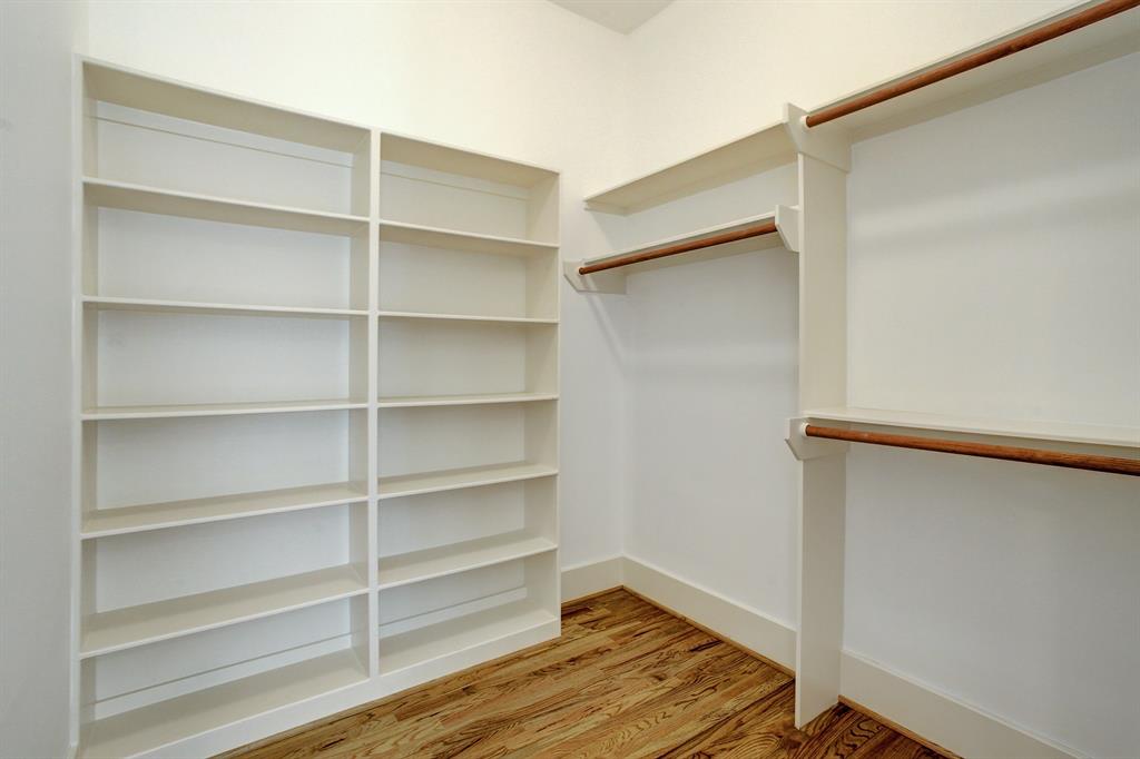 The closet/storage space in this property borders on ridiculous, this walk-in is located in the fourth bedroom.