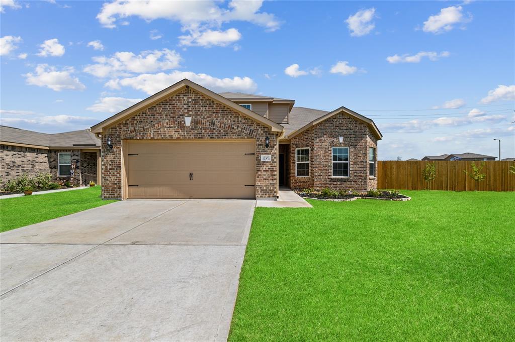 12302 Regatta LN, Texas City, TX 77568