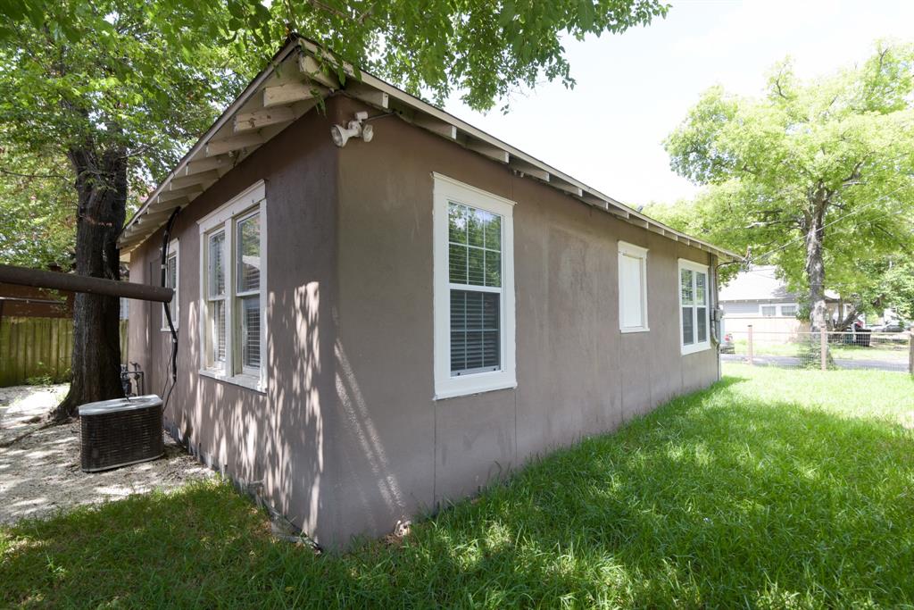 120 1 Edgewood Street, Houston, Texas 77011, 2 Bedrooms Bedrooms, 2 Rooms Rooms,1 BathroomBathrooms,Single-family,For Sale,Edgewood,17964221