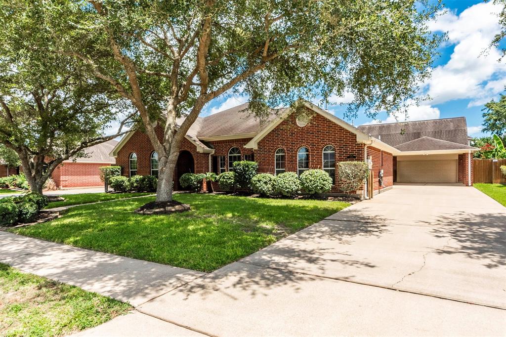 506 Clear Creek Meadows Drive, League City, TX 77573