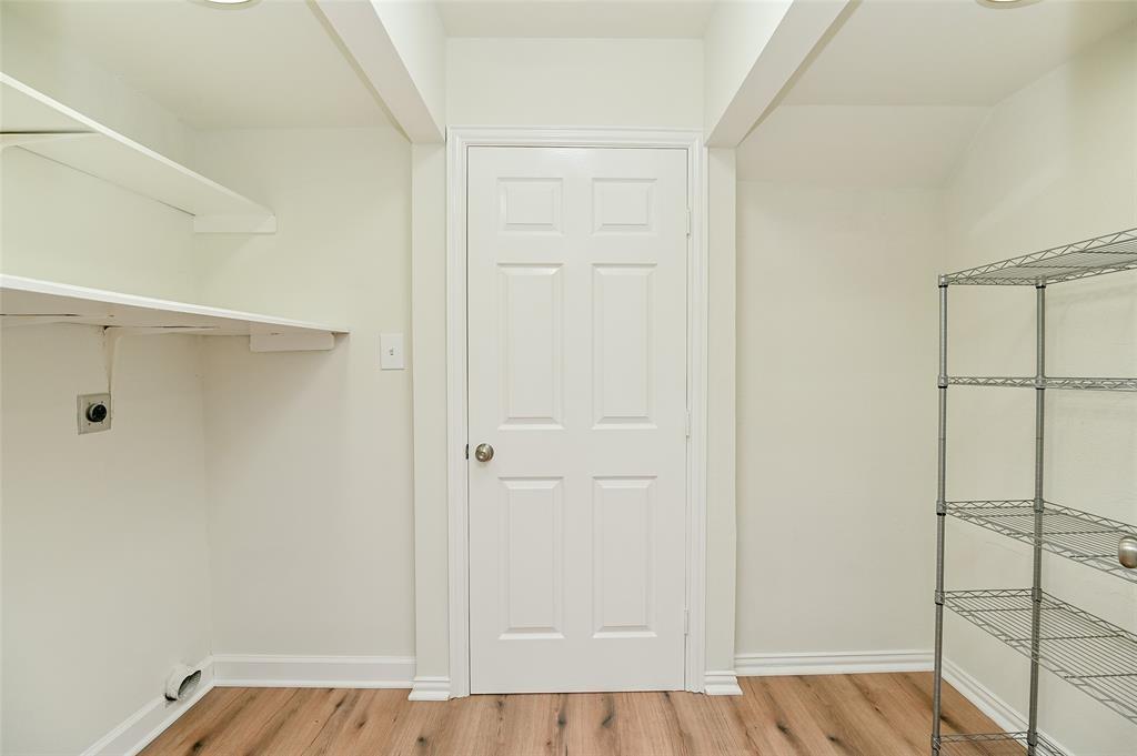 12612 2 Rip Van Winkle Drive, Houston, Texas 77024, 3 Bedrooms Bedrooms, 8 Rooms Rooms,2 BathroomsBathrooms,Townhouse/condo,For Sale,Rip Van Winkle,55976326