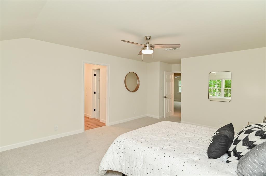 12612 2 Rip Van Winkle Drive, Houston, Texas 77024, 3 Bedrooms Bedrooms, 8 Rooms Rooms,2 BathroomsBathrooms,Townhouse/condo,For Sale,Rip Van Winkle,55976326