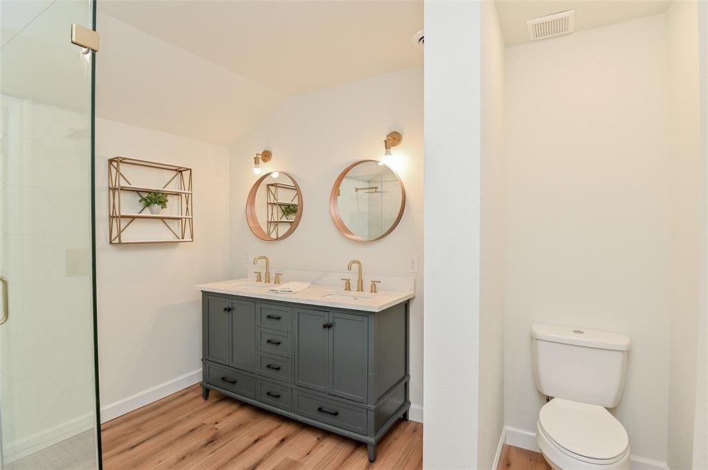 12612 2 Rip Van Winkle Drive, Houston, Texas 77024, 3 Bedrooms Bedrooms, 8 Rooms Rooms,2 BathroomsBathrooms,Townhouse/condo,For Sale,Rip Van Winkle,55976326