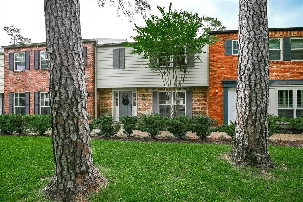 12612 2 Rip Van Winkle Drive, Houston, Texas 77024, 3 Bedrooms Bedrooms, 8 Rooms Rooms,2 BathroomsBathrooms,Townhouse/condo,For Sale,Rip Van Winkle,55976326
