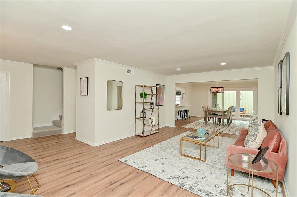 12612 2 Rip Van Winkle Drive, Houston, Texas 77024, 3 Bedrooms Bedrooms, 8 Rooms Rooms,2 BathroomsBathrooms,Townhouse/condo,For Sale,Rip Van Winkle,55976326