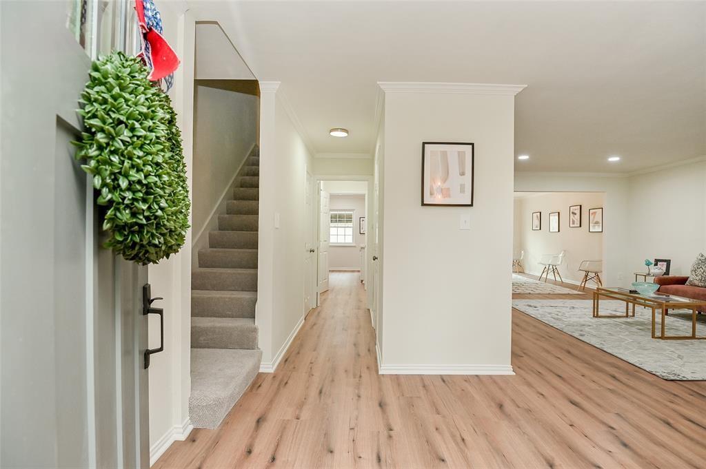 12612 2 Rip Van Winkle Drive, Houston, Texas 77024, 3 Bedrooms Bedrooms, 8 Rooms Rooms,2 BathroomsBathrooms,Townhouse/condo,For Sale,Rip Van Winkle,55976326