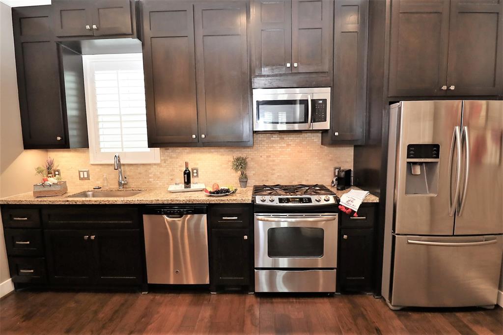 2635 3 Ashland Street, Houston, Texas 77008, 3 Bedrooms Bedrooms, 6 Rooms Rooms,3 BathroomsBathrooms,Townhouse/condo,For Sale,Ashland,67117978