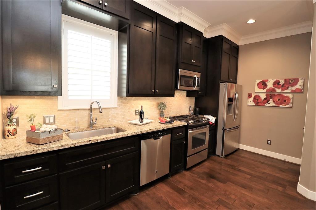 2635 3 Ashland Street, Houston, Texas 77008, 3 Bedrooms Bedrooms, 6 Rooms Rooms,3 BathroomsBathrooms,Townhouse/condo,For Sale,Ashland,67117978