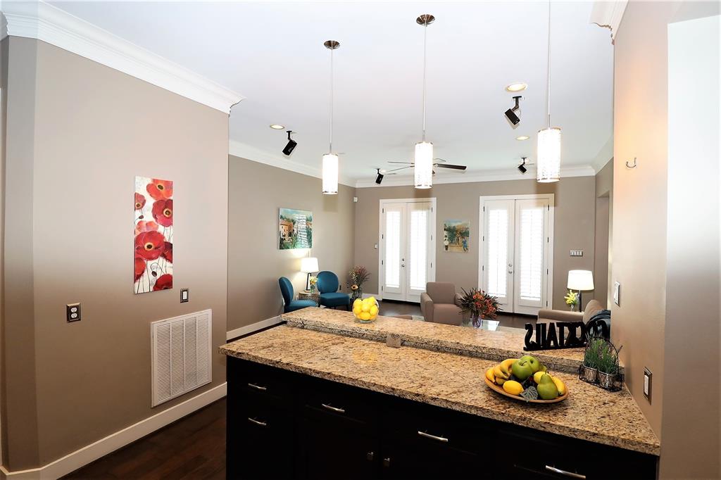 2635 3 Ashland Street, Houston, Texas 77008, 3 Bedrooms Bedrooms, 6 Rooms Rooms,3 BathroomsBathrooms,Townhouse/condo,For Sale,Ashland,67117978