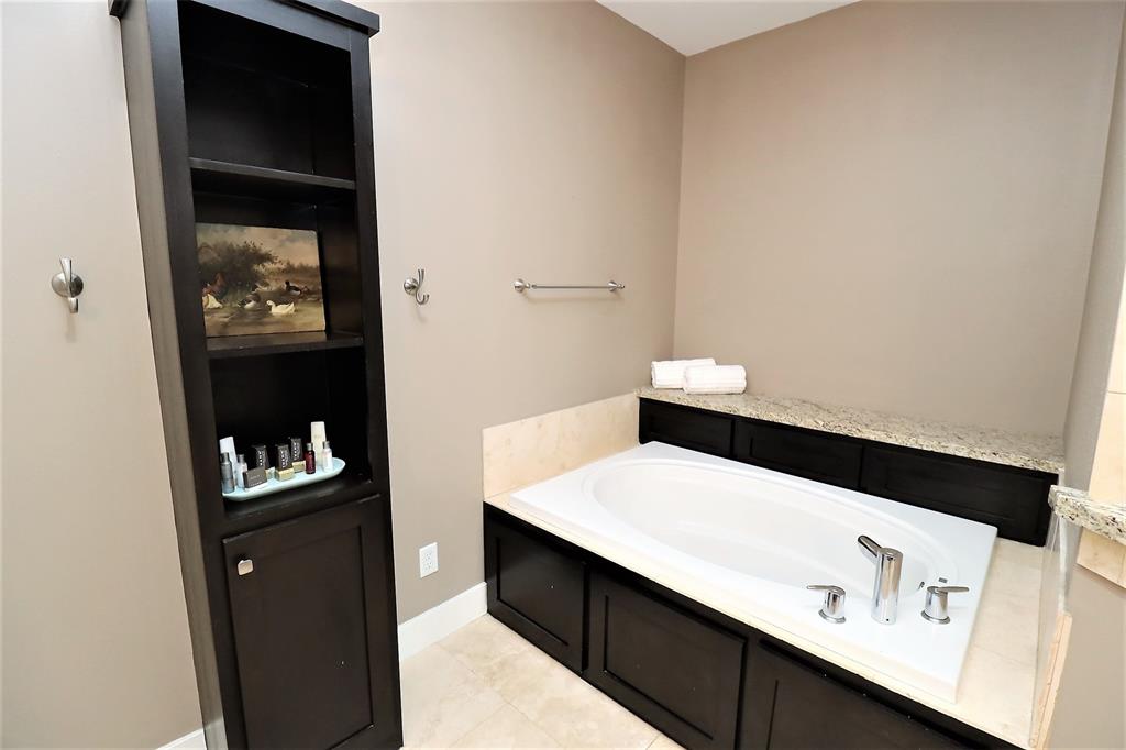 2635 3 Ashland Street, Houston, Texas 77008, 3 Bedrooms Bedrooms, 6 Rooms Rooms,3 BathroomsBathrooms,Townhouse/condo,For Sale,Ashland,67117978