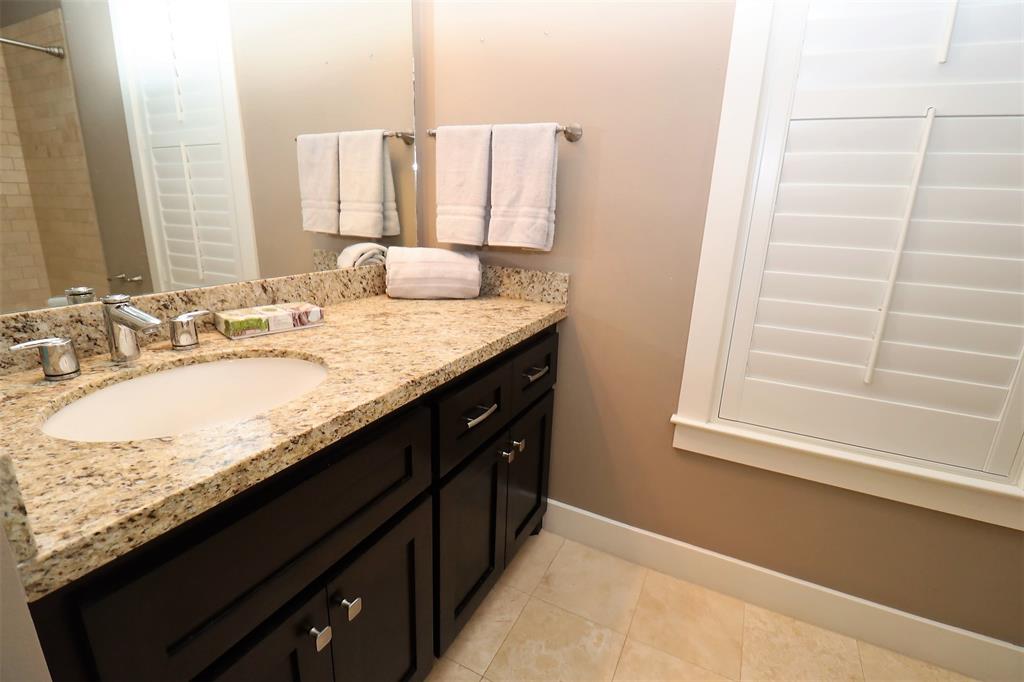2635 3 Ashland Street, Houston, Texas 77008, 3 Bedrooms Bedrooms, 6 Rooms Rooms,3 BathroomsBathrooms,Townhouse/condo,For Sale,Ashland,67117978