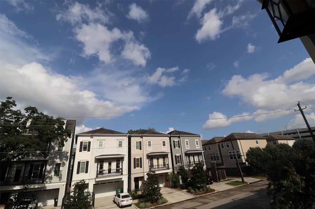 2635 3 Ashland Street, Houston, Texas 77008, 3 Bedrooms Bedrooms, 6 Rooms Rooms,3 BathroomsBathrooms,Townhouse/condo,For Sale,Ashland,67117978