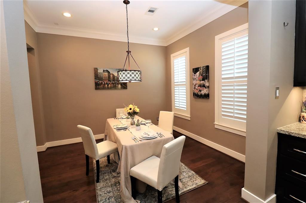 2635 3 Ashland Street, Houston, Texas 77008, 3 Bedrooms Bedrooms, 6 Rooms Rooms,3 BathroomsBathrooms,Townhouse/condo,For Sale,Ashland,67117978