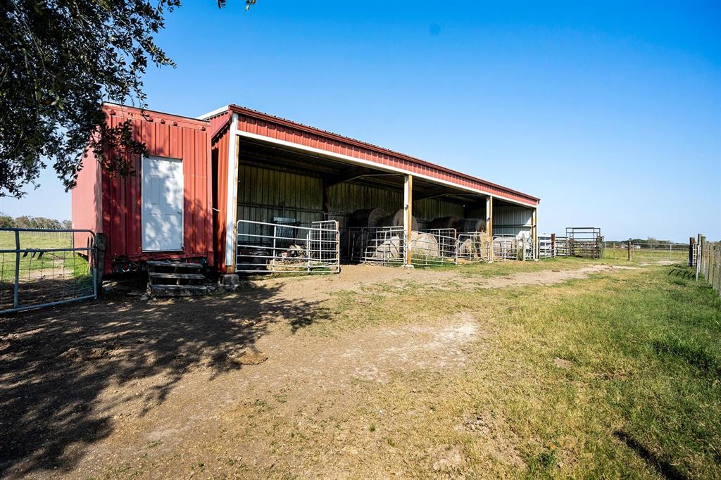 10506 2 County Road 200, Alvin, Texas 77511, 2 Bedrooms Bedrooms, 2 Rooms Rooms,3 BathroomsBathrooms,Single-family,For Sale,County Road 200,52595571