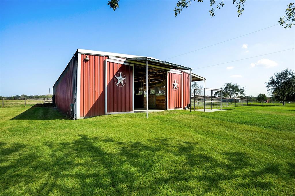 10506 2 County Road 200, Alvin, Texas 77511, 2 Bedrooms Bedrooms, 2 Rooms Rooms,3 BathroomsBathrooms,Single-family,For Sale,County Road 200,52595571