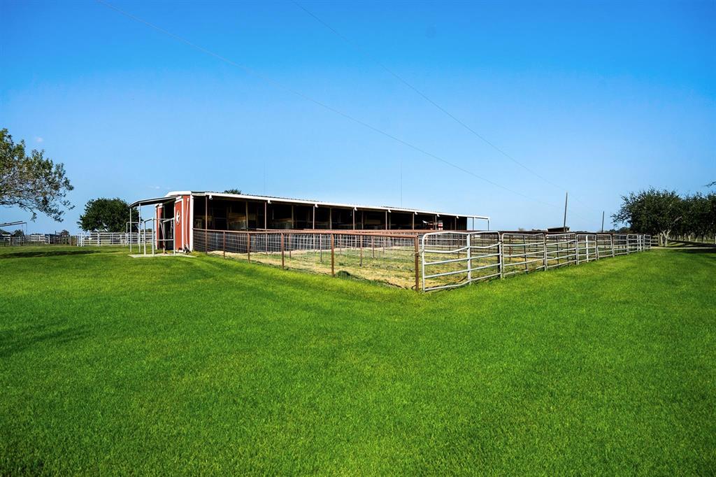 10506 2 County Road 200, Alvin, Texas 77511, 2 Bedrooms Bedrooms, 2 Rooms Rooms,3 BathroomsBathrooms,Single-family,For Sale,County Road 200,52595571