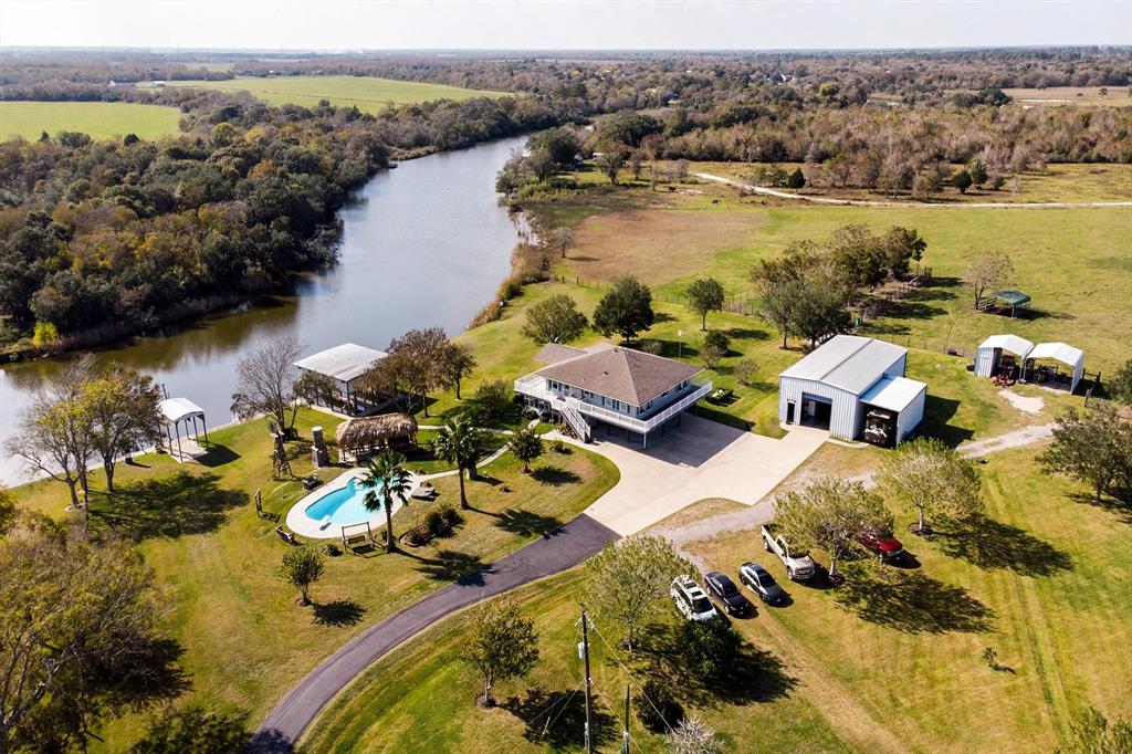 10506 2 County Road 200, Alvin, Texas 77511, 2 Bedrooms Bedrooms, 2 Rooms Rooms,3 BathroomsBathrooms,Single-family,For Sale,County Road 200,52595571