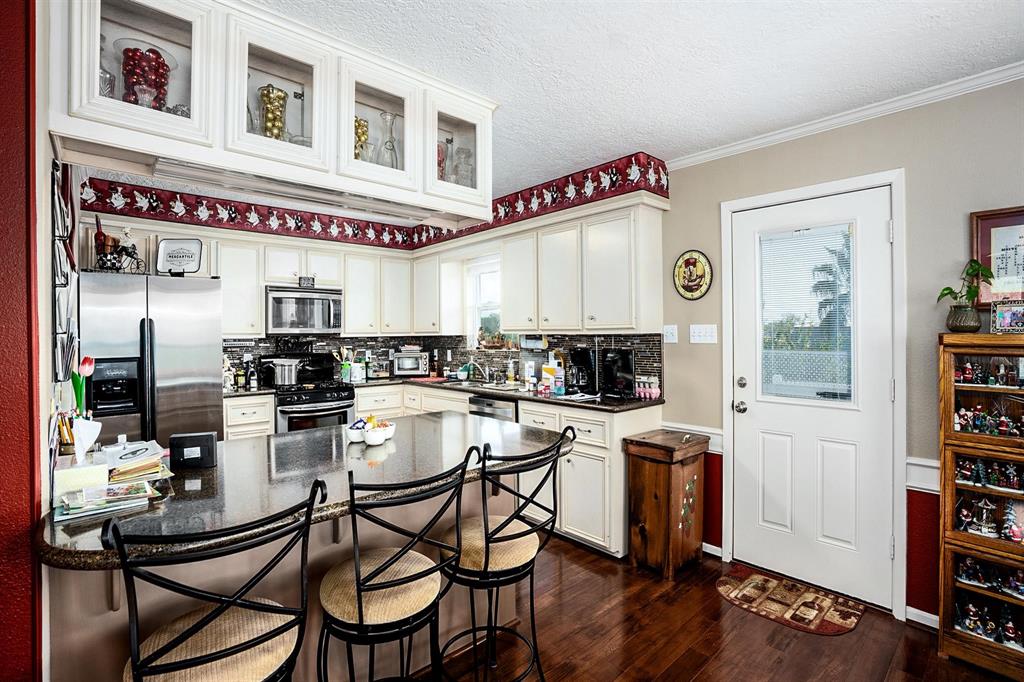 10506 2 County Road 200, Alvin, Texas 77511, 2 Bedrooms Bedrooms, 2 Rooms Rooms,3 BathroomsBathrooms,Single-family,For Sale,County Road 200,52595571