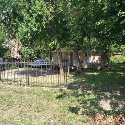 5604 1 Enid Street, Houston, Texas 77009, 2 Bedrooms Bedrooms, 4 Rooms Rooms,1 BathroomBathrooms,Single-family,For Sale,Enid,42154229