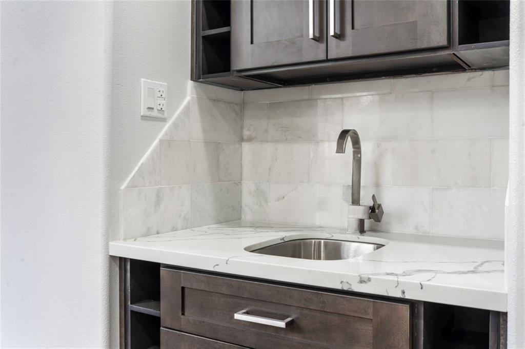 660 2 Eldridge Parkway, Houston, Texas 77079, 3 Bedrooms Bedrooms, 7 Rooms Rooms,2 BathroomsBathrooms,Townhouse/condo,For Sale,Eldridge,65864237