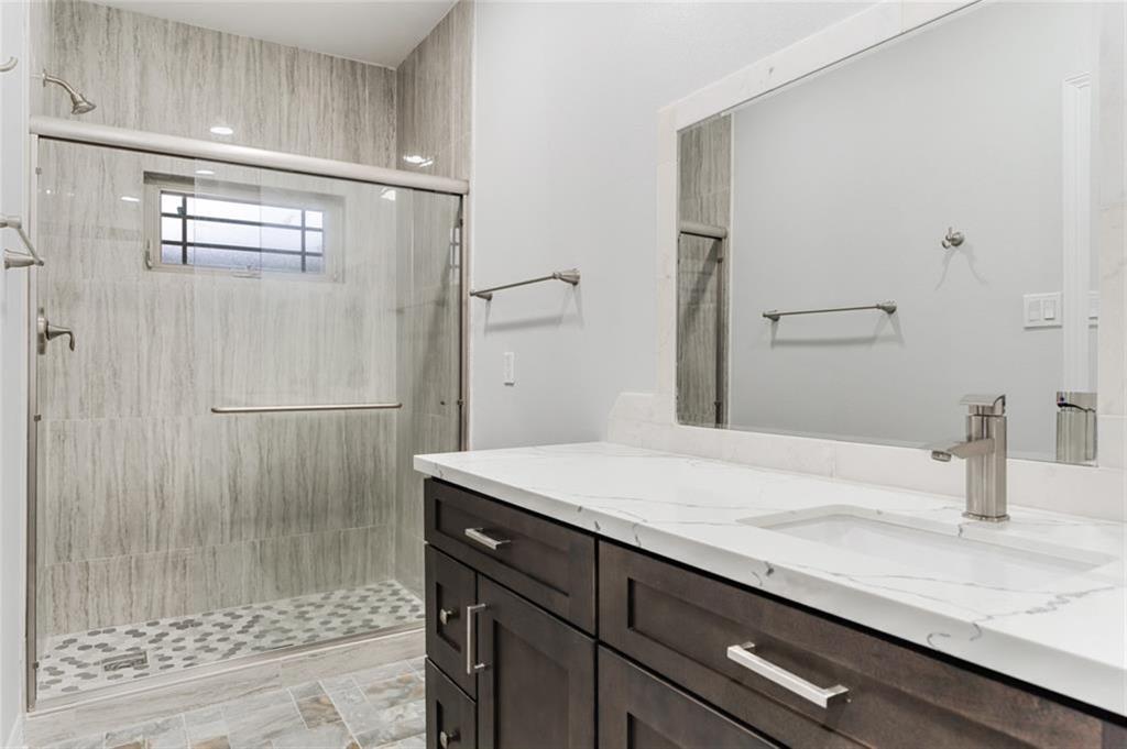 660 2 Eldridge Parkway, Houston, Texas 77079, 3 Bedrooms Bedrooms, 7 Rooms Rooms,2 BathroomsBathrooms,Townhouse/condo,For Sale,Eldridge,65864237