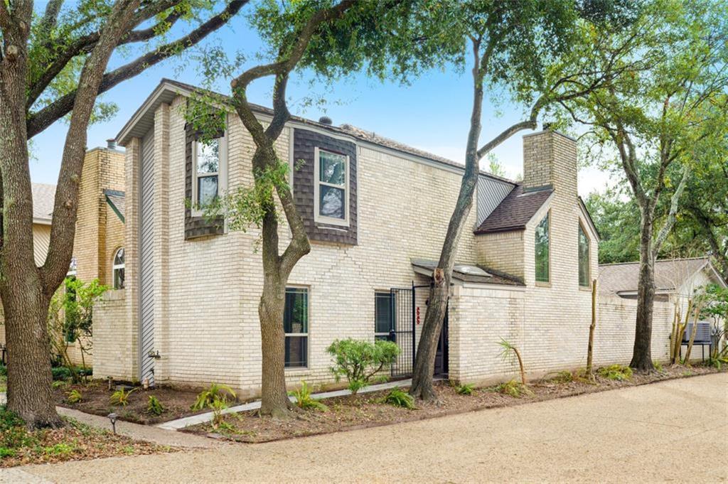 660 2 Eldridge Parkway, Houston, Texas 77079, 3 Bedrooms Bedrooms, 7 Rooms Rooms,2 BathroomsBathrooms,Townhouse/condo,For Sale,Eldridge,65864237