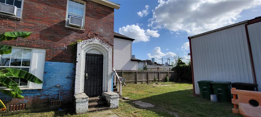 1717 2 Freeman Street, Houston, Texas 77009, 1 Bedroom Bedrooms, ,1 BathroomBathrooms,Multi-family,For Sale,Freeman,25776233