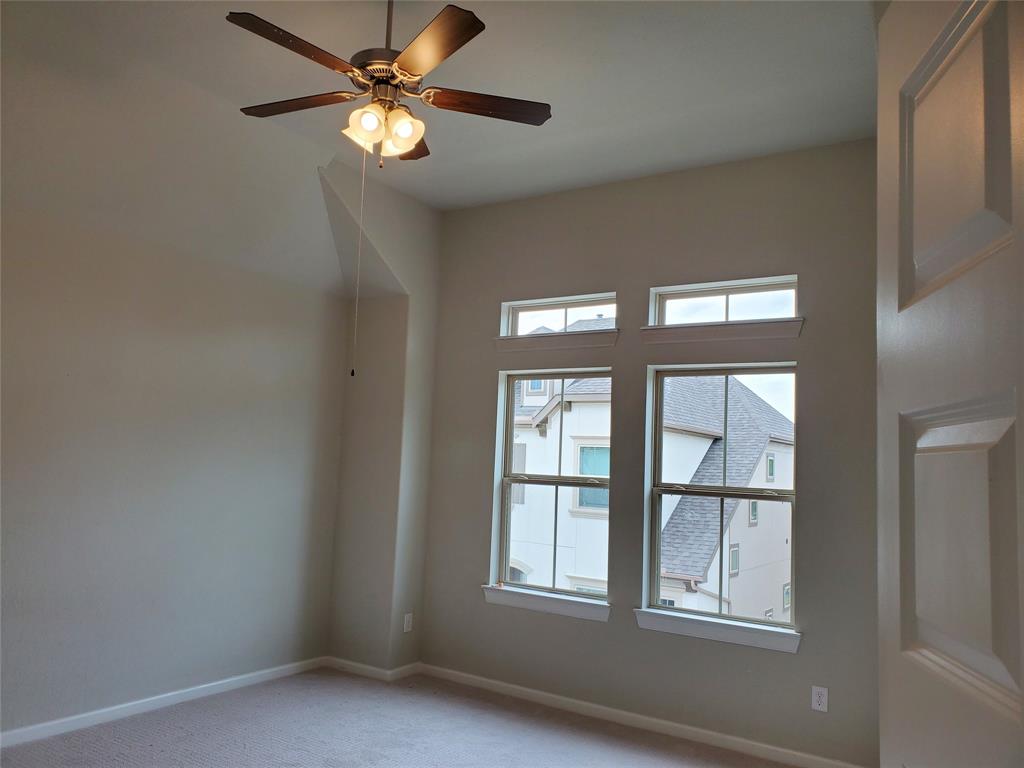 4008 3 Centre Glen Drive, Houston, Texas 77043, 4 Bedrooms Bedrooms, 12 Rooms Rooms,3 BathroomsBathrooms,Single-family,For Sale,Centre Glen,68879871