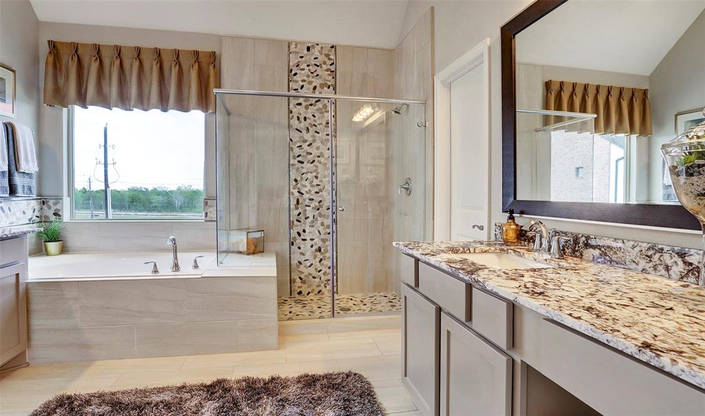 4008 3 Centre Glen Drive, Houston, Texas 77043, 4 Bedrooms Bedrooms, 12 Rooms Rooms,3 BathroomsBathrooms,Single-family,For Sale,Centre Glen,68879871