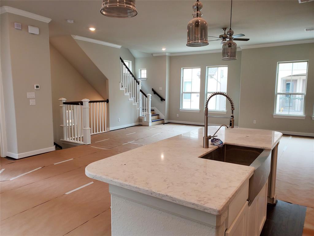 4008 3 Centre Glen Drive, Houston, Texas 77043, 4 Bedrooms Bedrooms, 12 Rooms Rooms,3 BathroomsBathrooms,Single-family,For Sale,Centre Glen,68879871