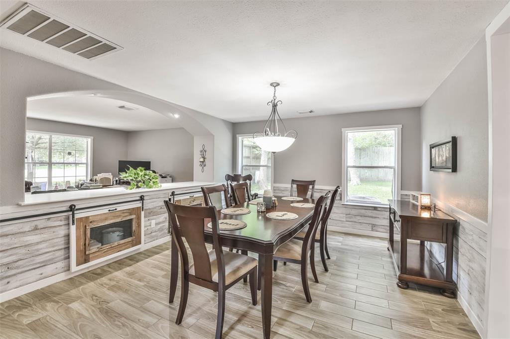 606 2 Rollingwood Street, Pinehurst, Texas 77362, 5 Bedrooms Bedrooms, 5 Rooms Rooms,3 BathroomsBathrooms,Single-family,For Sale,Rollingwood,86499949